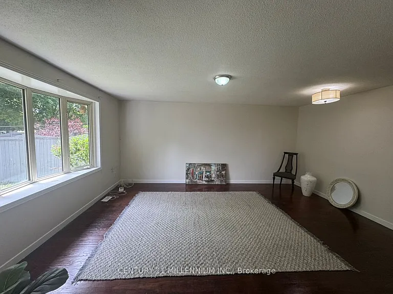 30 Kenilworth Rd #UPPER — Photo 10