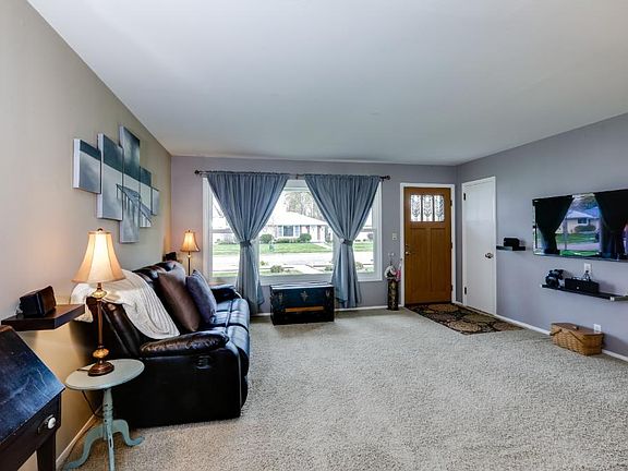 4th image of 2020 Itasca Ave