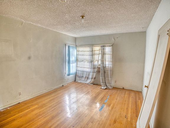 4th image of 1174 Oconnor St