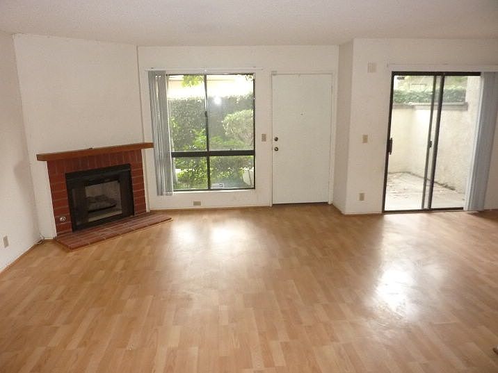 2nd image of 4935 Embassy Way #28