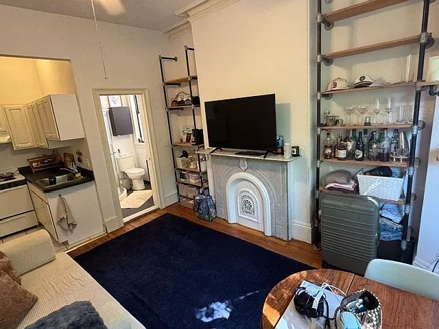 2 Wellington St #5 — Photo 7