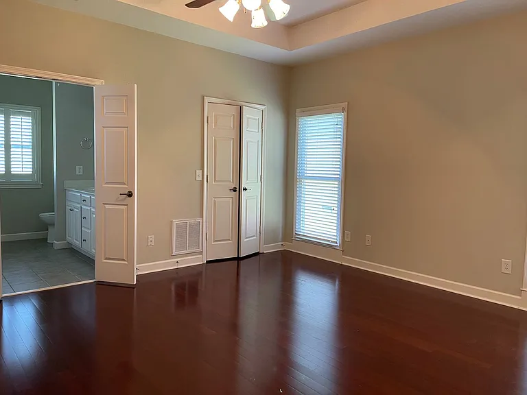 215 Stoners Glen Ct — Photo 14