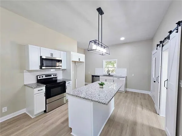 414 Wildwood St, Excelsior Springs, MO 64024