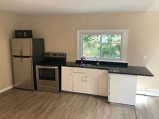 2nd image of 20 Veith Pl #1