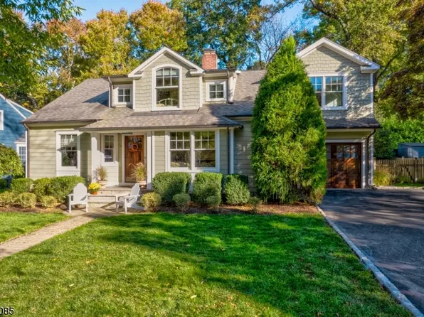 74 Rowan Rd, Chatham Boro, NJ 07928
