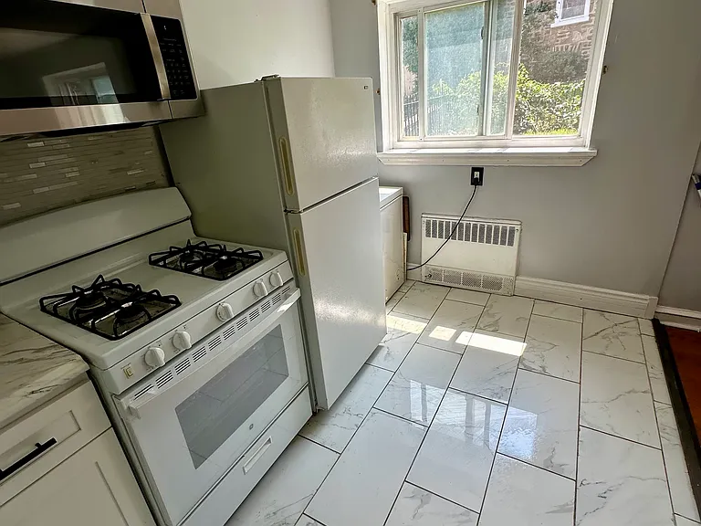2 E McPherson St #1 — Photo 2