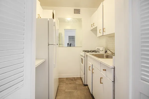 Rented by Compass | media 6