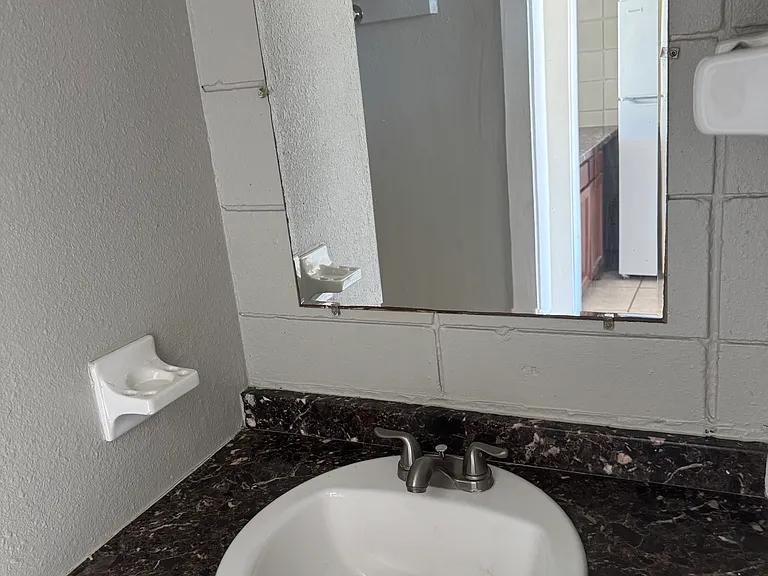 Cocoa Hilltop Apartments — Photo 13