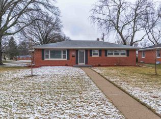 2302 E Jackson St, Bloomington, IL 61701