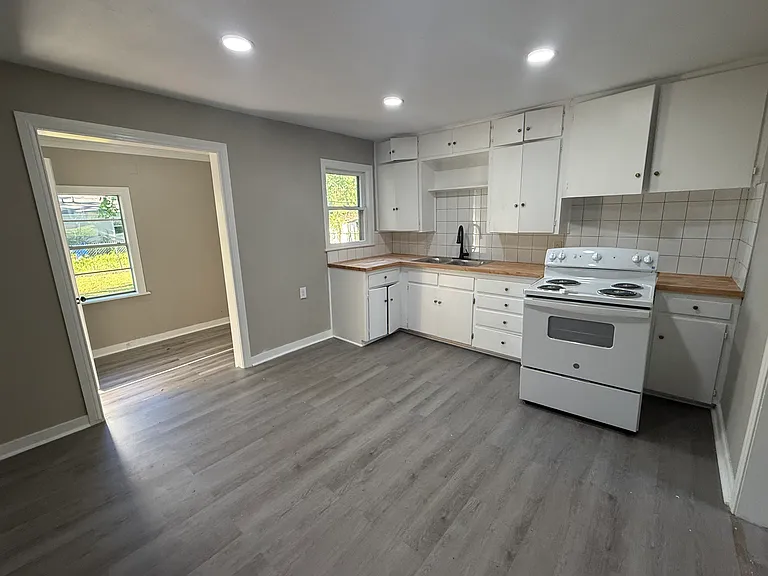 1606 S Aberdeen St — Photo 15