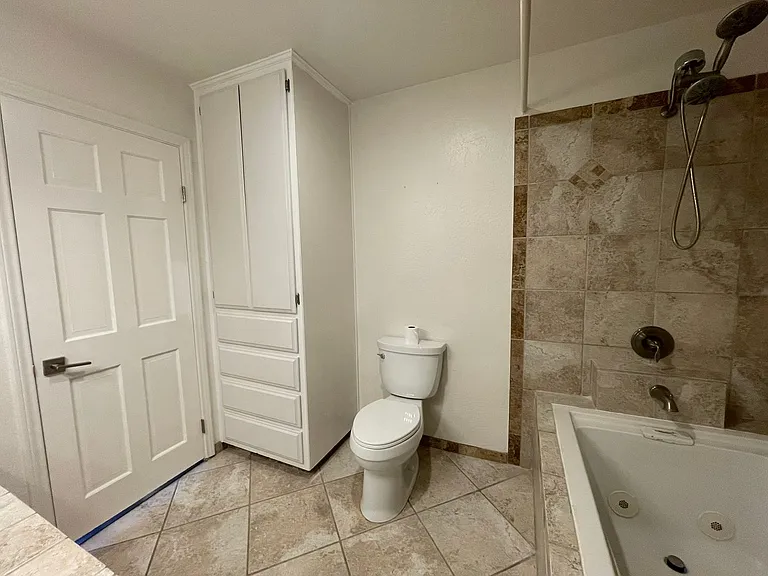 1118 Fresno St #5 — Photo 8