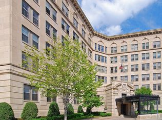 510 Groveland Ave #326, Minneapolis, MN 55403
