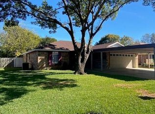 421 Chambers Creek Dr S, Everman, TX 76140