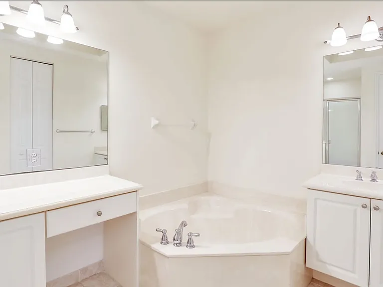 1445 Mariposa Cir — Photo 6