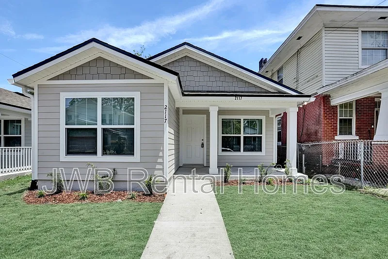 2117 Moncrief Rd
