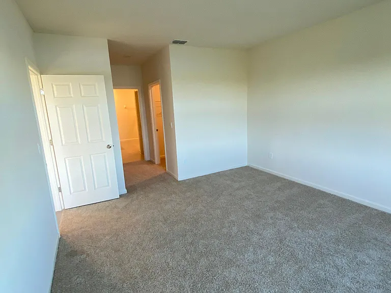 822 Remington Green Dr SE — Photo 34