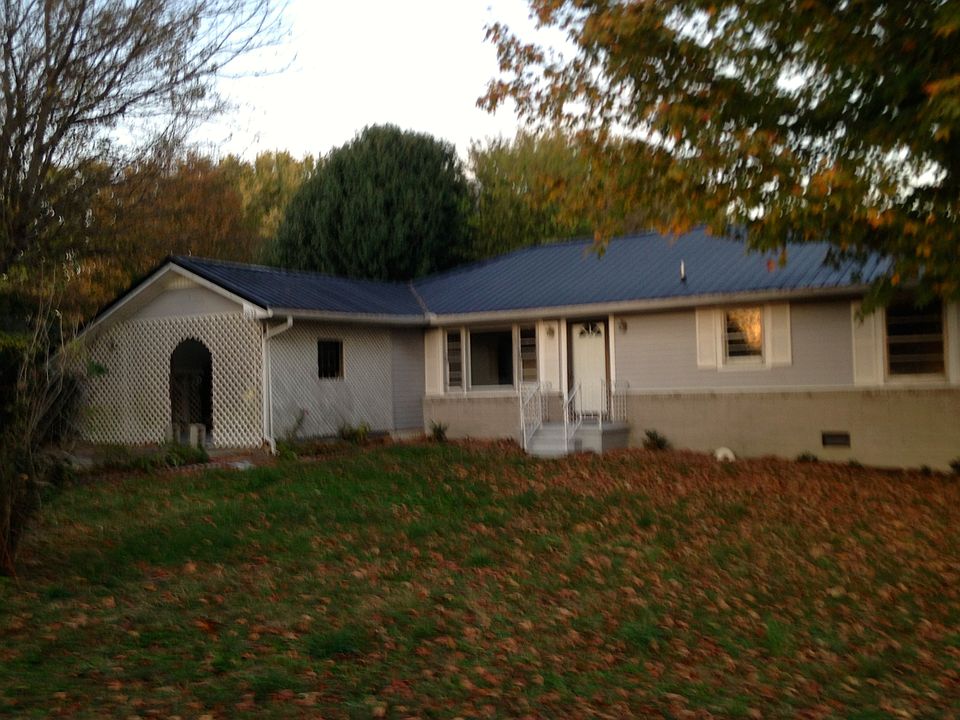 Beautiful 3 bedroom renovated home