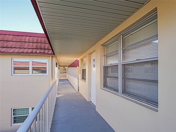 3rd image of 32 Pine Arbor Ln APT 203