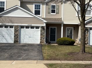 2340 Flagstone Ln, Carpentersville, IL 60110