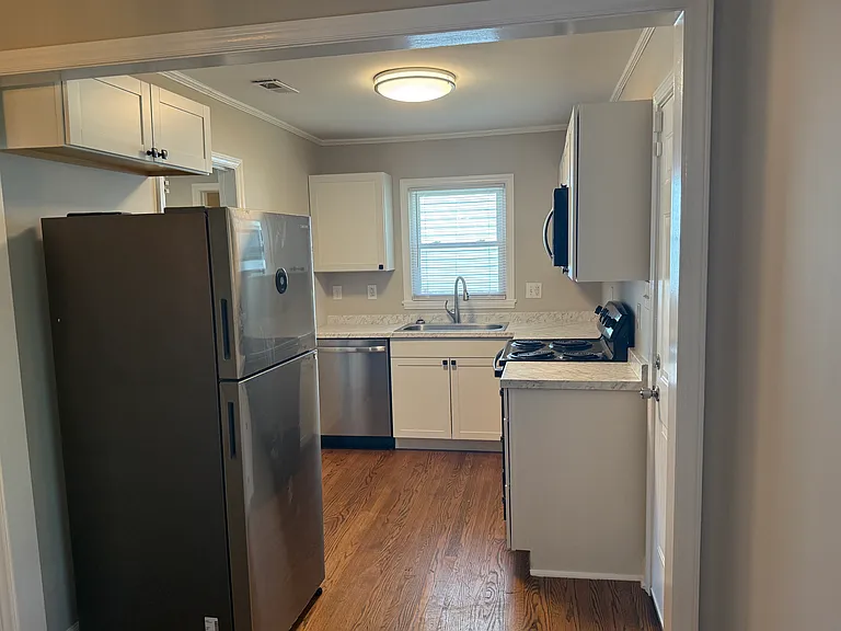 130 Seldon Dr — Photo 4