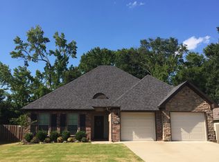 2000 Massee Gdns, Conway, AR 72034