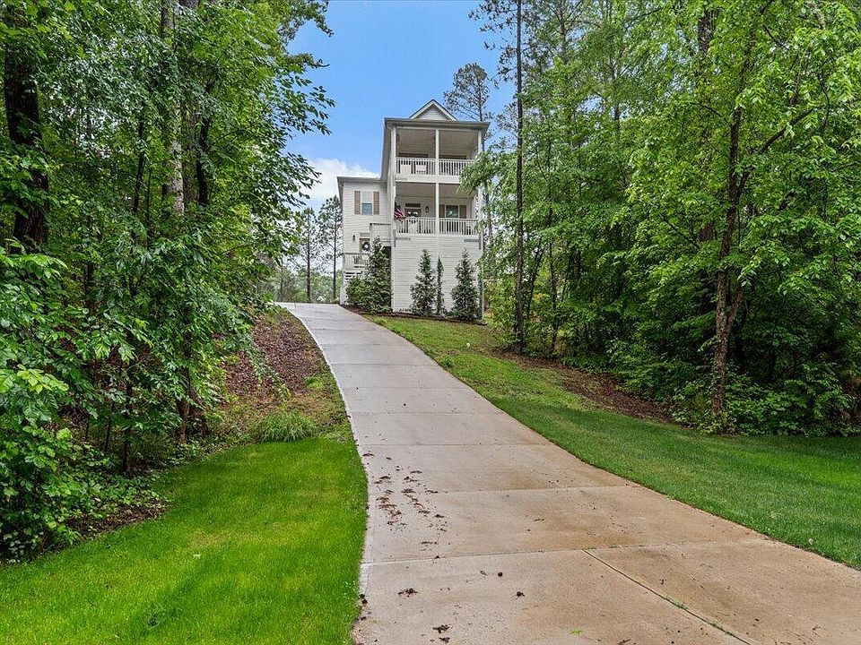 1st image of 2045 Fernwood Way