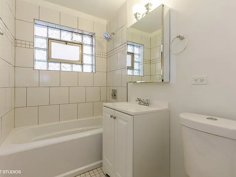 5900 W Lawrence Ave #1N — Photo 8