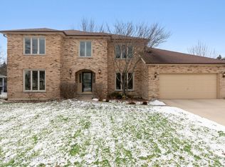 1203 Halladay Dr, Batavia, IL 60510