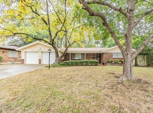 1120 Hurstview Dr, Hurst, TX 76053
