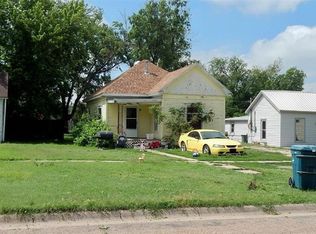 129 W 15th St, Larned, KS 67550
