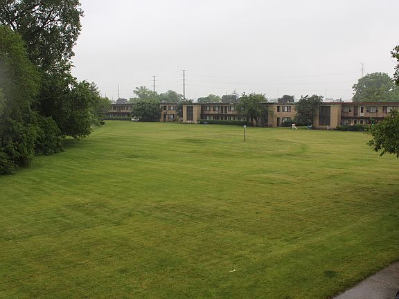 5th image of 44 King Arthur Ct APT 12