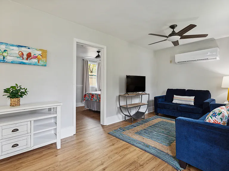 1104 Dickson Ave — Photo 20