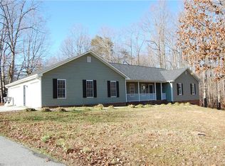 8607 Boone Landing Dr, Stokesdale, NC 27357