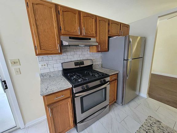 2nd image of 1505 Mercury Dr APT 5