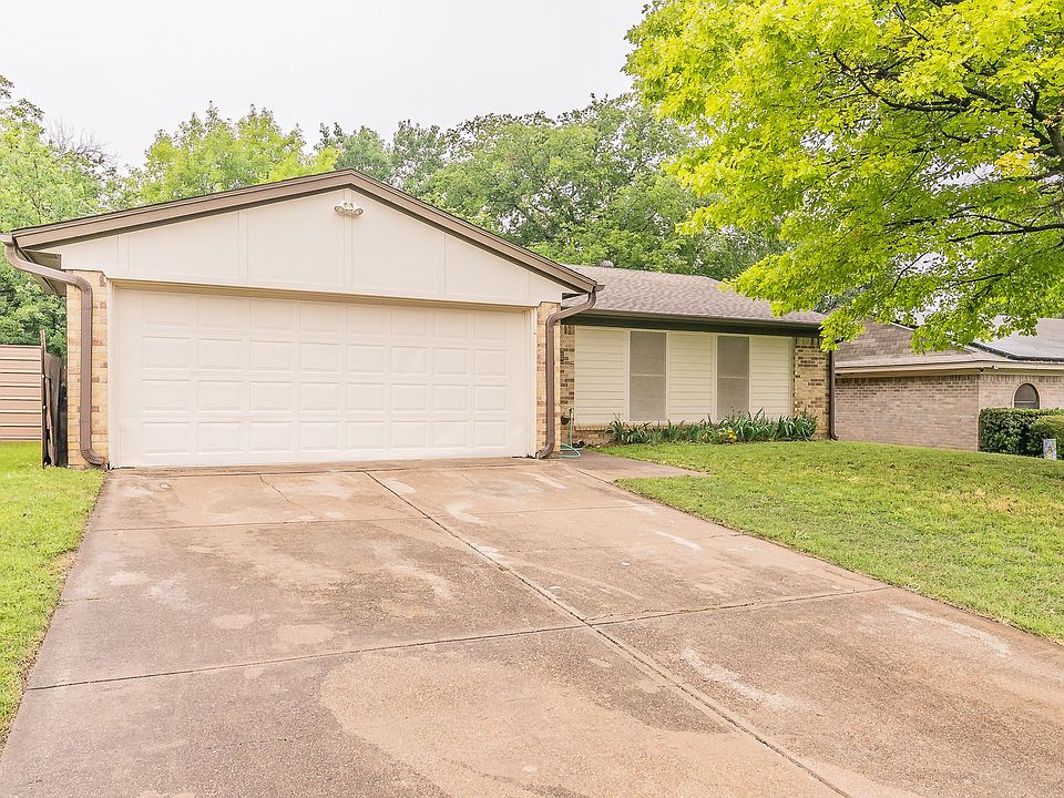 1st image of 700 Panay Way Dr