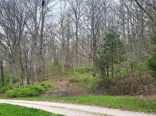 10373 Houghton Ln, Loogootee, IN 47553