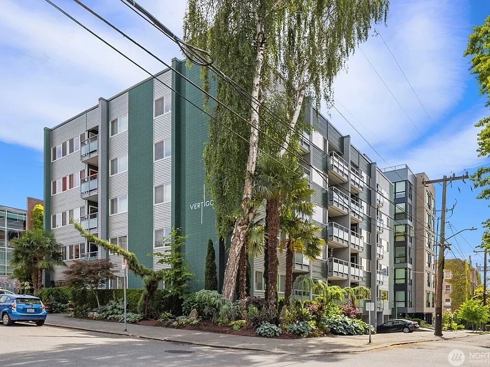 705 E Republican St #102