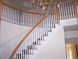 3rd image of 8 Barlow Dr