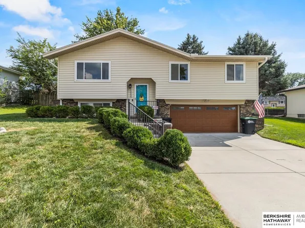 13555 Z St, Omaha, NE 68137