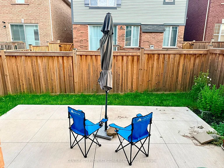 40 Leblanc Cres — Photo 43