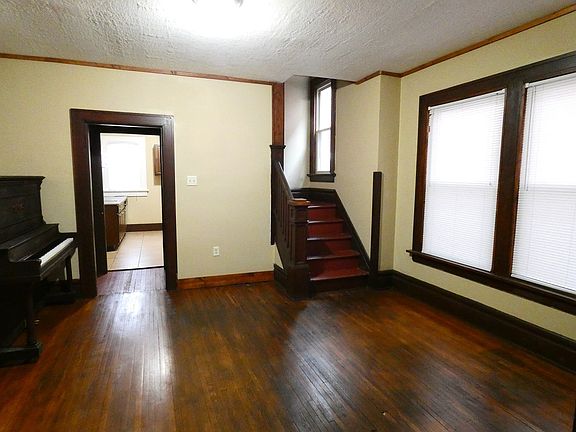 2nd image of 402 E 16th Ave