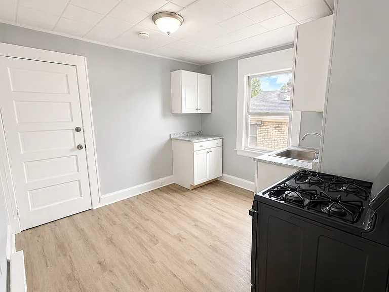 9 Kenmore Ave #31 — Photo 3
