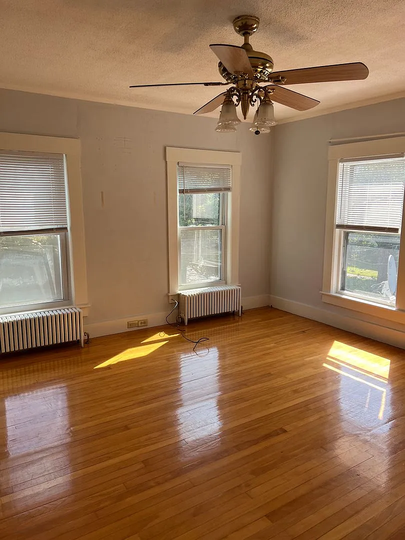 23 Gale Ave — Photo 2