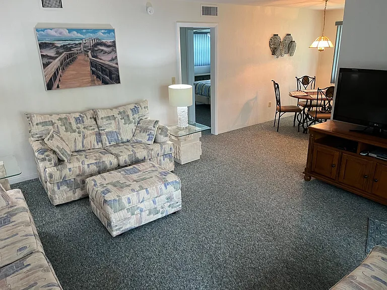 2596 Tulane Ave #1 — Photo 5