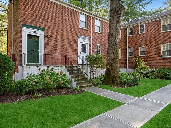 2nd image of 29 Fieldstone Dr #1E