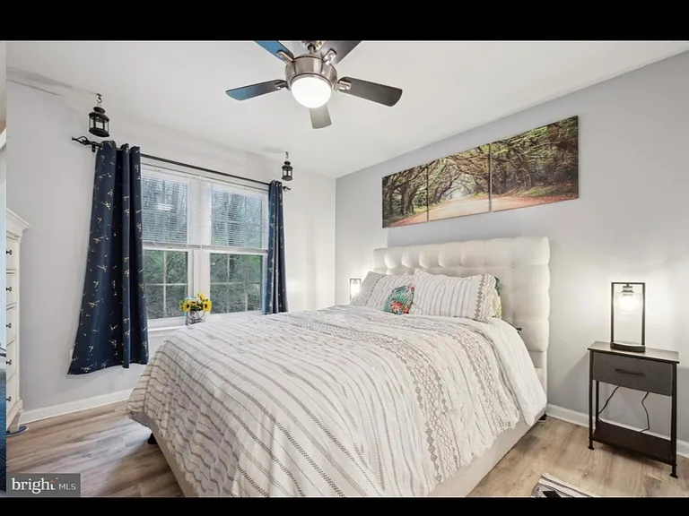 338 Cashel Ct — Photo 12