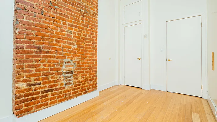 Rented by Nooklyn NYC LLC | media 21