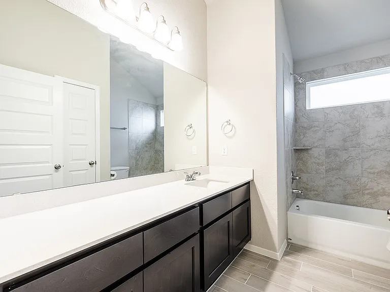 105 Crescent St — Photo 15