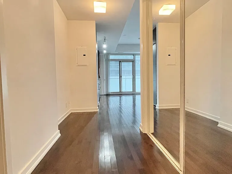 12 York St #305 — Photo 6