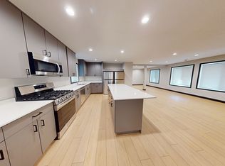 916 6th St SE #916, Minneapolis, MN 55414